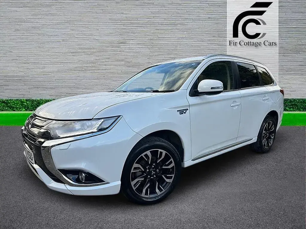 Begagnad Mitsubishi Outlander P-HEV 2016 Vit Kombi