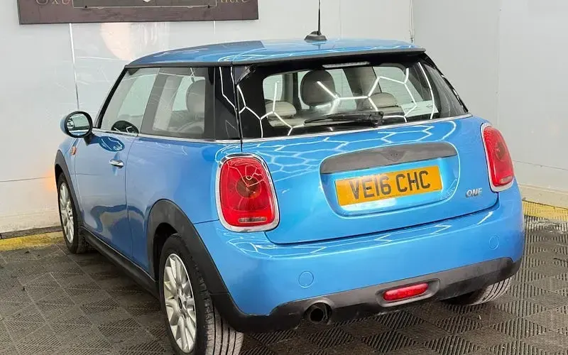 Usado Mini ONE Hatch 102 CV (75 kW) 2017 Utilitario