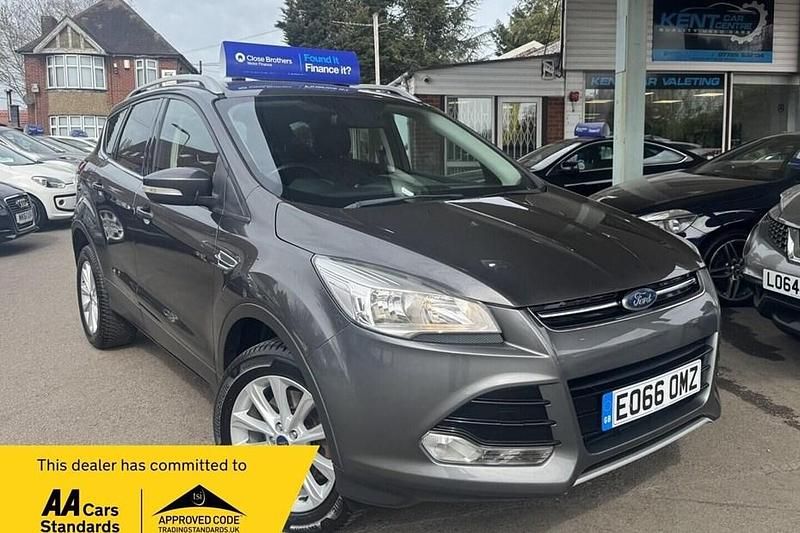 Used Ford Kuga Titanium 150 HP (110 kW) 2016 Grey SUV