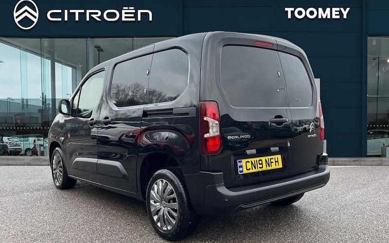 Used Citroën Berlingo Start 99 HP (72 kW) 2019 Black MPV
