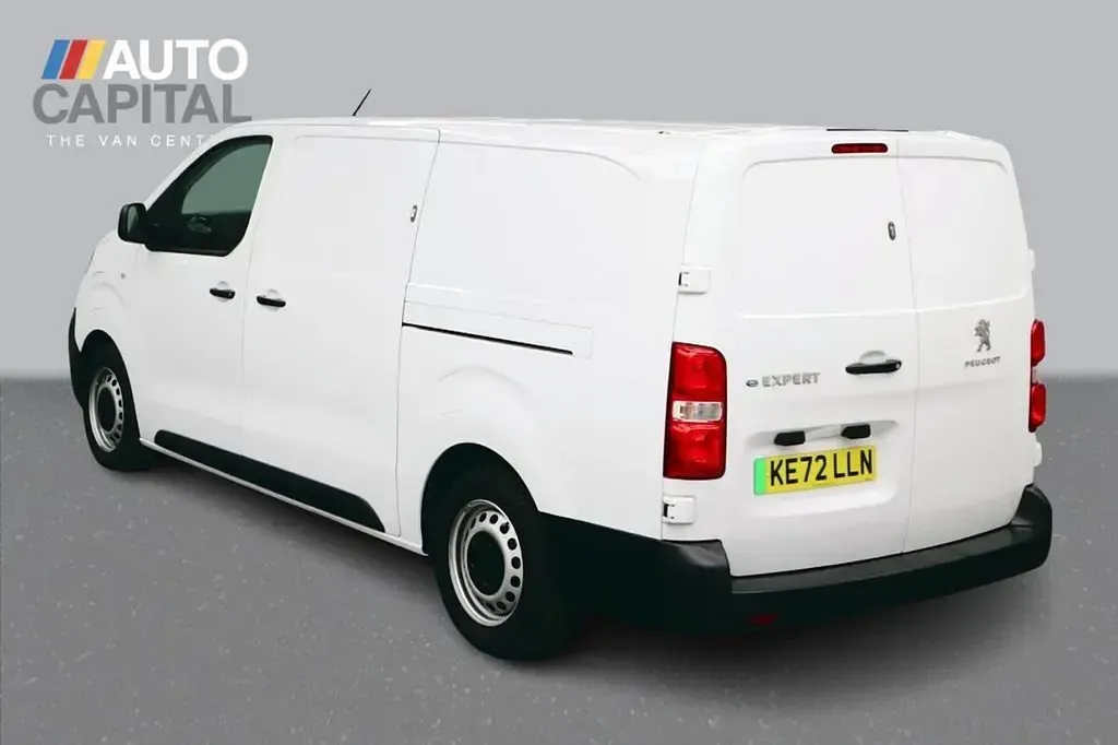 Used Peugeot e-Expert 100 kW (136 HP) 2023 White Van
