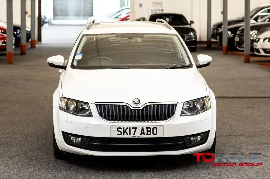 Used Skoda Octavia Sport 110 HP (80 kW) 2017 White Estate