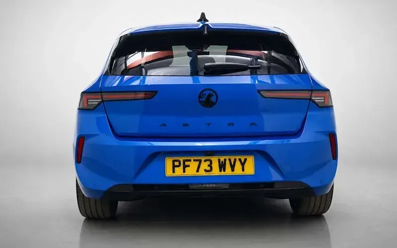 Used Vauxhall Astra Ultimate 131 HP (96 kW) 2023 Blue Hatchback
