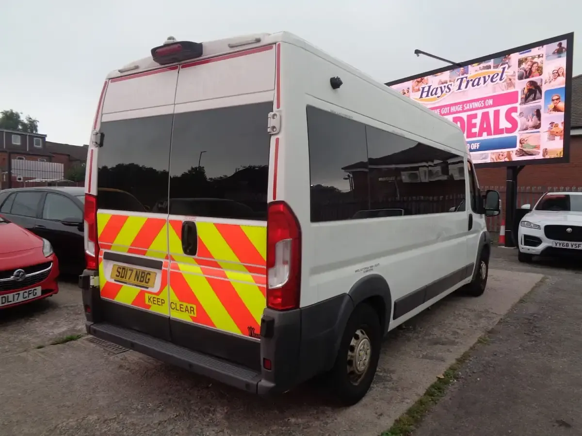 Used Peugeot Boxer 130 HP (95 kW) 2017 White Van