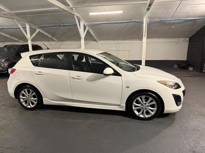 Used Mazda 3 2011 White Hatchback