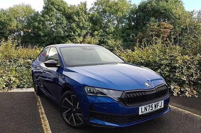 New Skoda Octavia SportLine 110 HP (80 kW) 2025 Race blue metallic Hatchback
