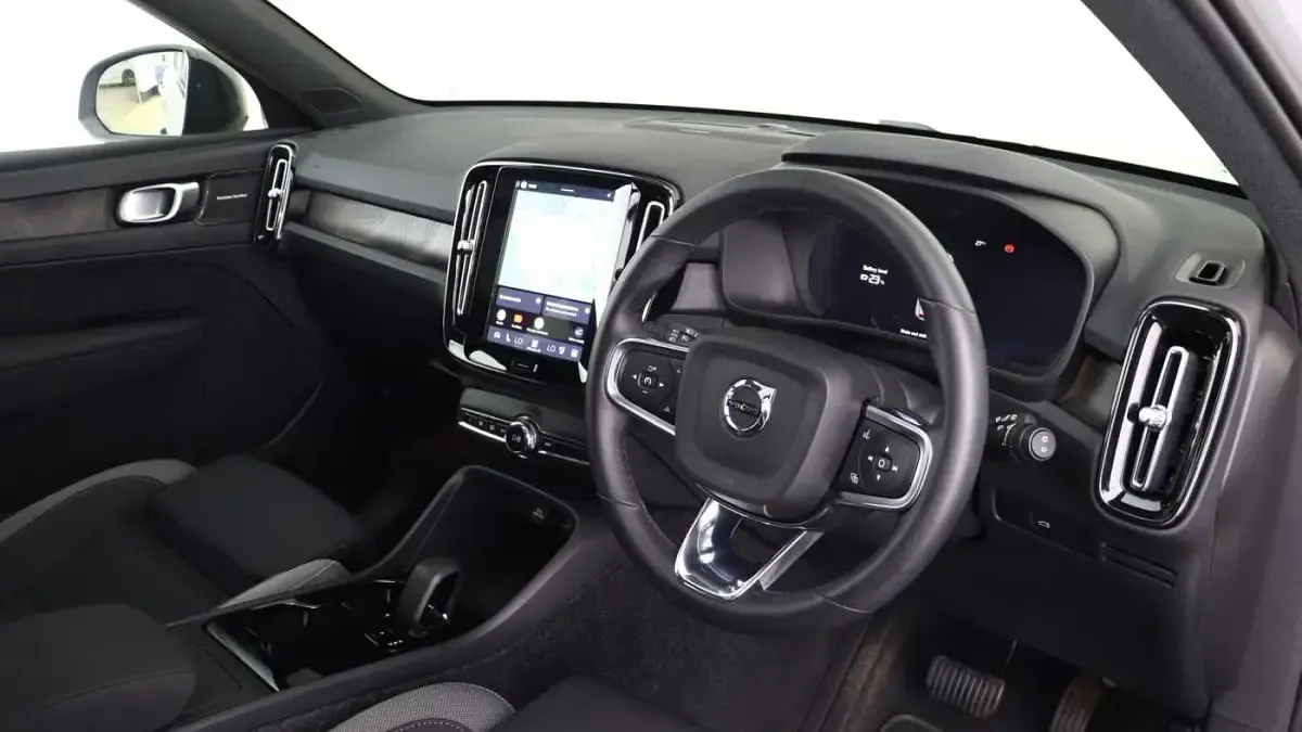 Used Volvo EX40 Ultra 300 kW (408 HP) 2025 SUV