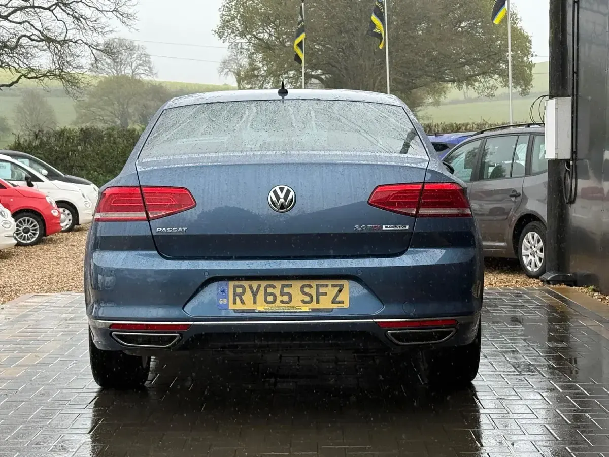 Used VW Passat R-line 190 HP (139 kW) 2015 Blue Sedan