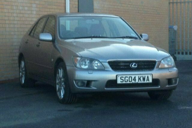 Used Lexus IS200 153 HP (112 kW) 2004 Sedan