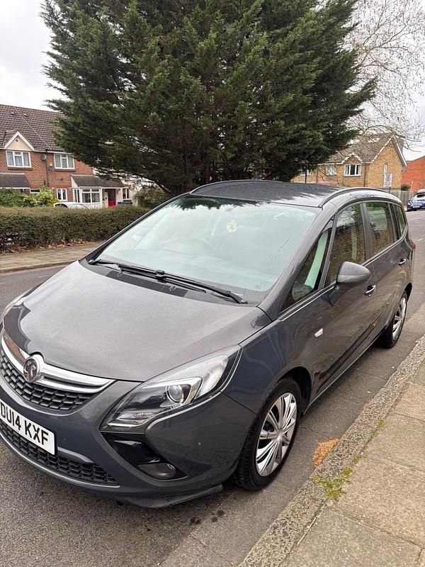 Used Vauxhall Zafira 140 HP (102 kW) 2014 Grey MPV