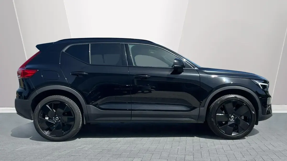 Used Volvo XC40 Plus 163 HP (119 kW) 2025 Black SUV