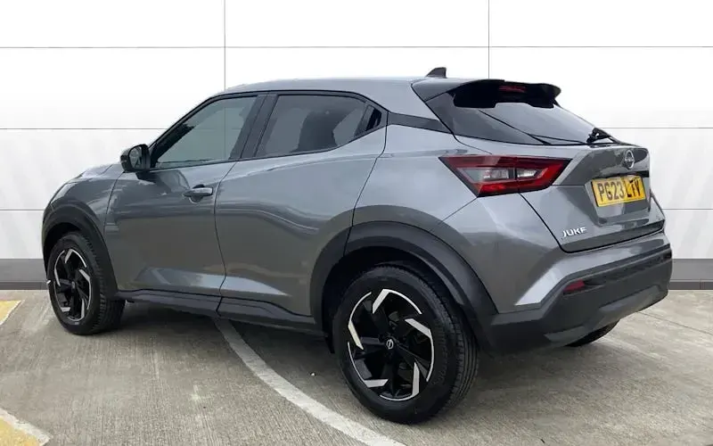 Used Nissan Juke N-Connecta 114 HP (83 kW) 2023 Grey SUV