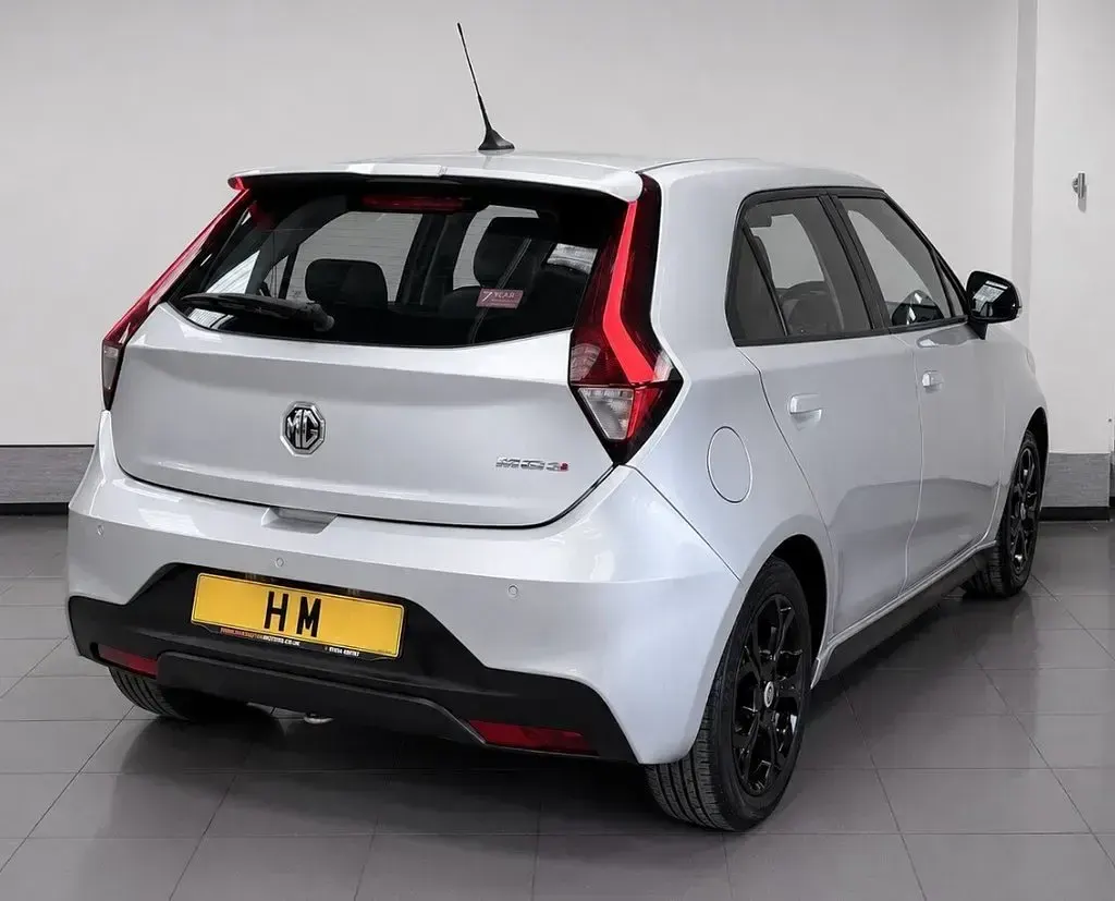 Used MG MG3 Exclusive 106 HP (77 kW) 2018 Silver Hatchback