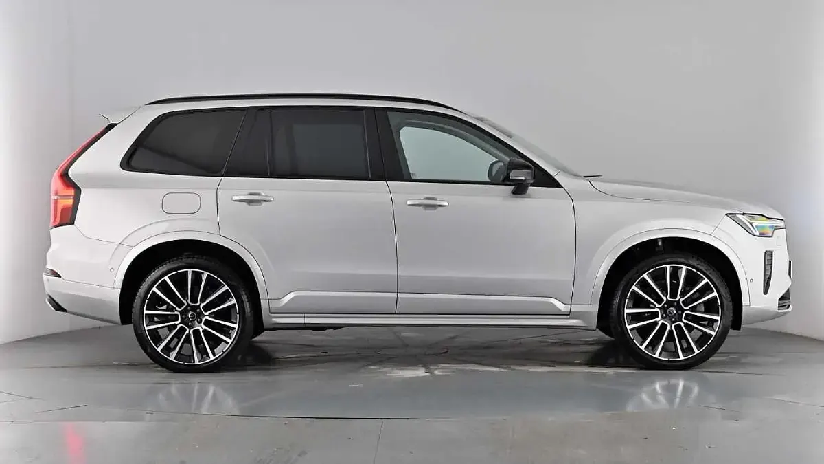 Used Volvo XC90 Ultra 455 HP (334 kW) 2025 Silver dawn SUV