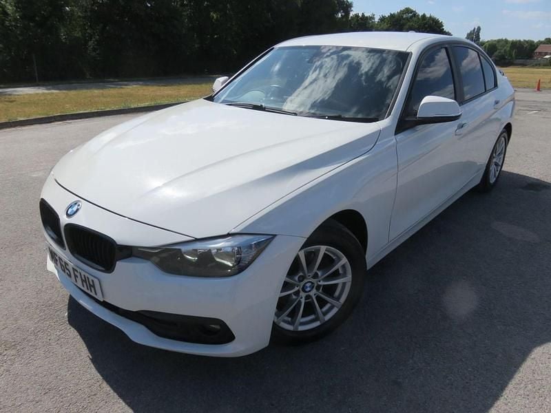 White Used 2015 BMW 320 Efficient Dynamics Sedan | £5,790 (A bit pricey) - Image 1/4