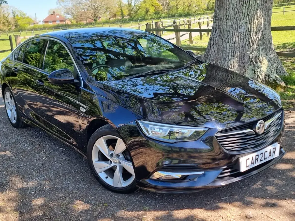 Second-hand Vauxhall Insignia SRi 2018 Albastru Hatchback