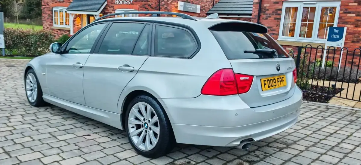 Usado BMW 320 2009 Plateado Familiar