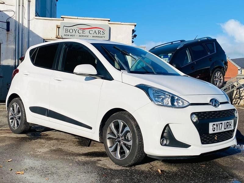 Used Hyundai i10 Premium SE 87 HP (63 kW) 2017 White Hatchback