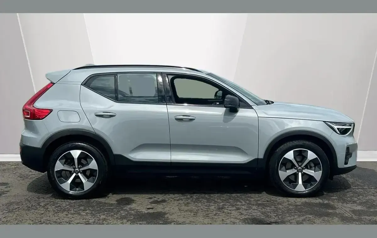 Used Volvo XC40 Plus 161 HP (118 kW) 2024 Grey SUV