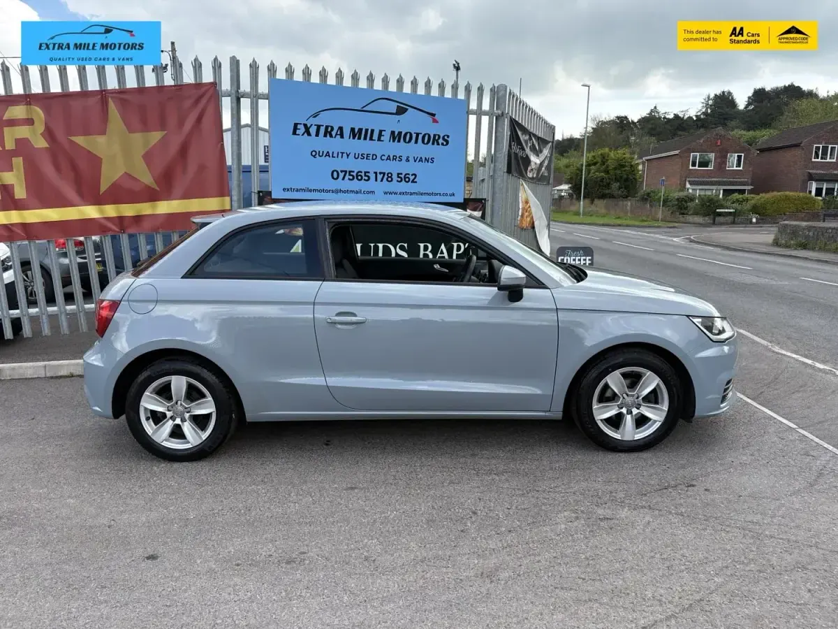 Usado Audi A1 Comfort 94 HP (69 kW) 2018 Cinzento Citadino