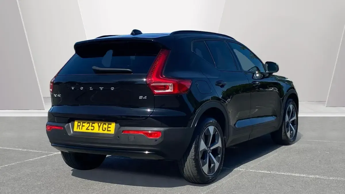 Used Volvo XC40 Plus 197 HP (144 kW) 2025 Black SUV