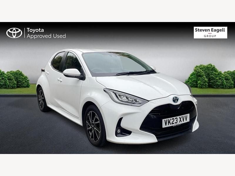 White Used 2023 Toyota Yaris Hybrid Design Hatchback | £18,156 (Fair price) - Image 1/3