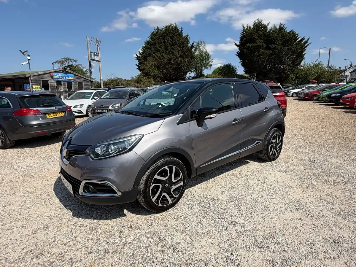 Used Renault Captur Dynamique 2016 Grey/black SUV