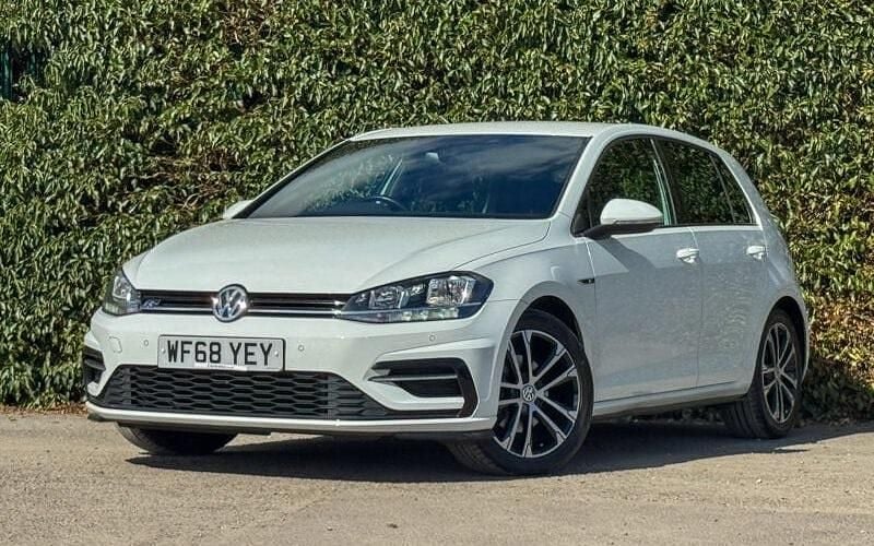 Used VW Golf VII R-line 150 HP (110 kW) 2018 White Hatchback