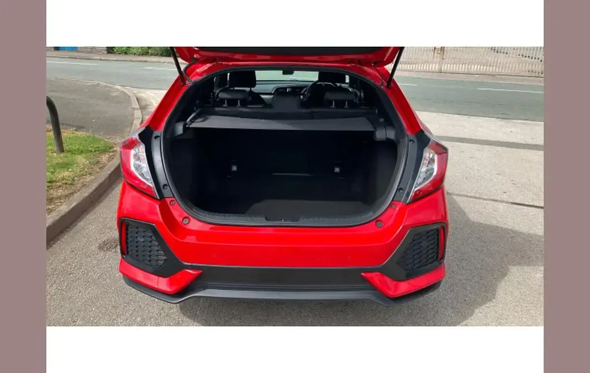 Used Honda Civic SR 124 HP (91 kW) 2019 Red Hatchback