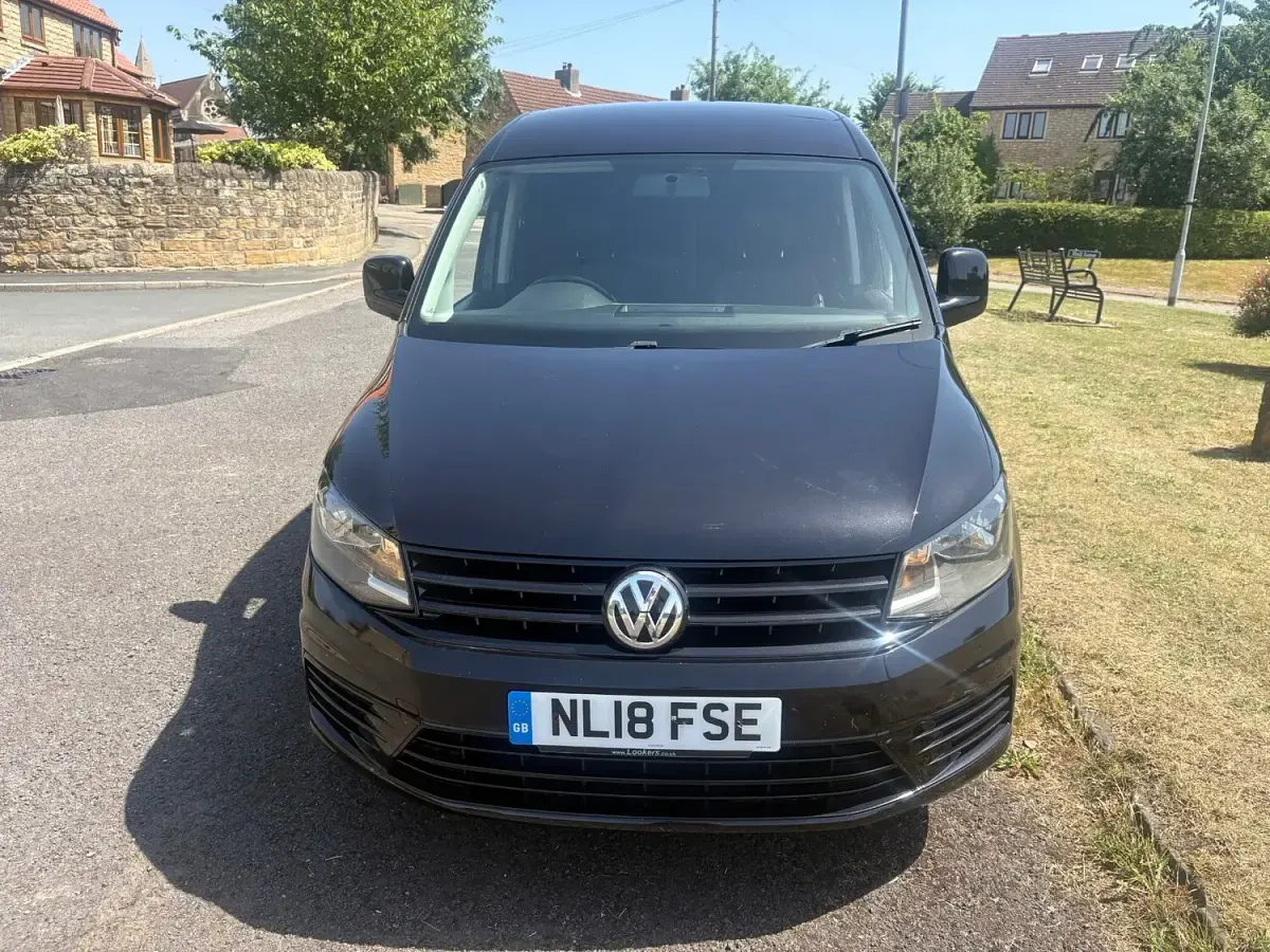 Used VW Caddy Startline 75 HP (55 kW) 2018 Black MPV