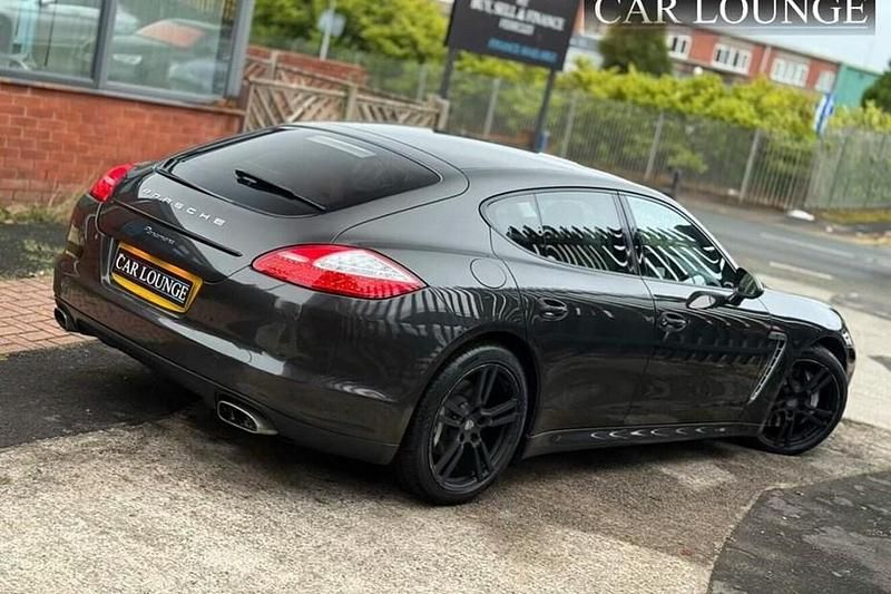 Used 2017 Mercedes C300 Estate | £9,995 (Super price) - Image 1/1