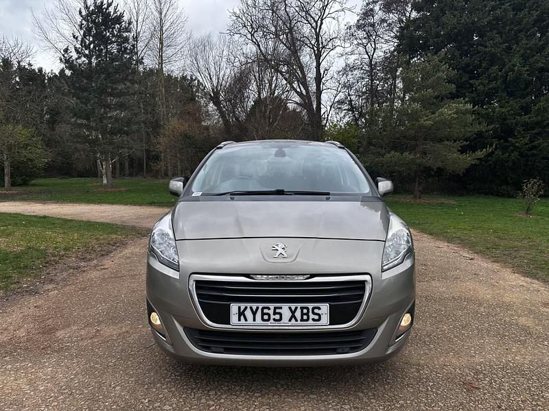 Używany Peugeot 5008 Active 2015 Szary Minivan