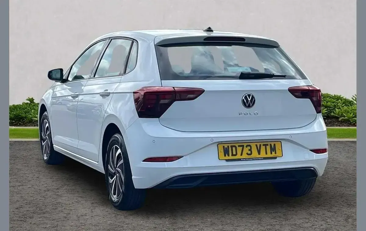 Used VW Polo Life 95 HP (69 kW) 2024 White Hatchback