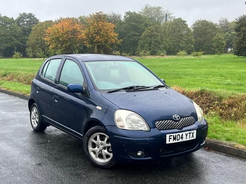 Blue Used 2004 Toyota Yaris Hatchback | £2,450 (Fair price) - Image 1/4