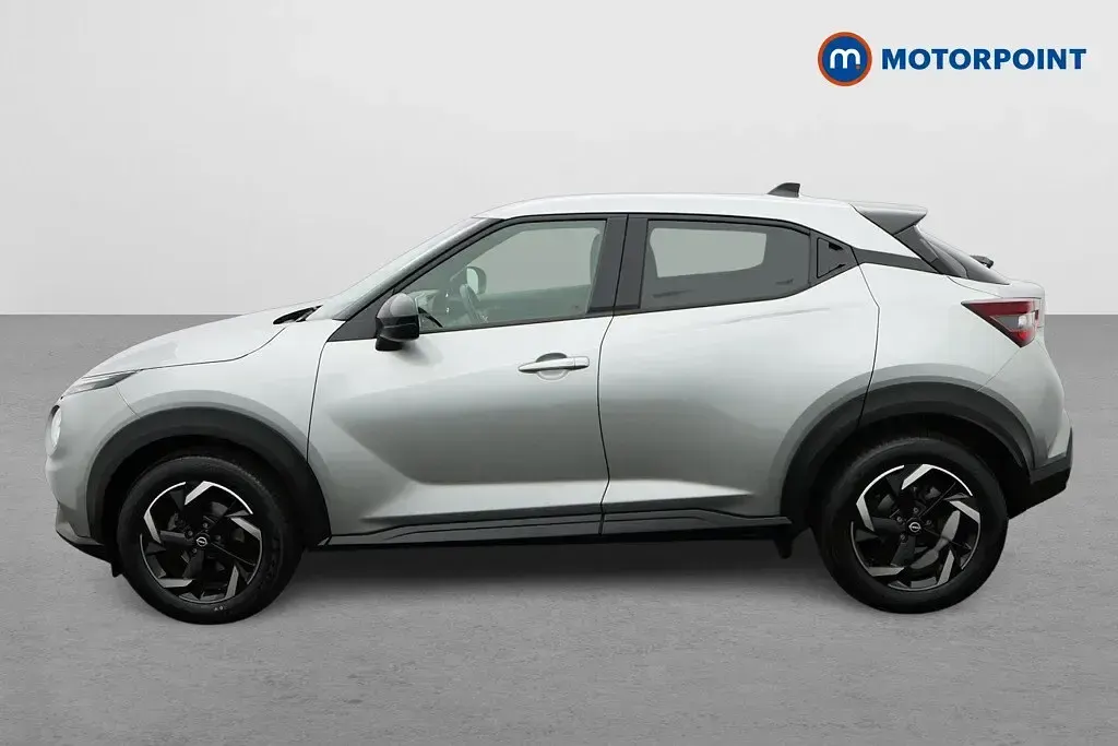Used Nissan Juke N-Connecta 114 HP (83 kW) 2023 Silver SUV