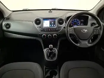 Used Hyundai i10 66 HP (48 kW) 2019 Red Hatchback