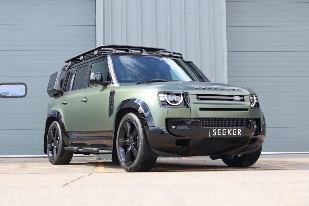 New Land Rover Defender HSE Dynamic 2026 Green SUV