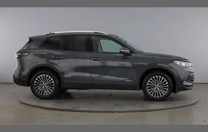 Second-hand VW Tiguan Match 128 CP (94 kW) 2024 Gri SUV