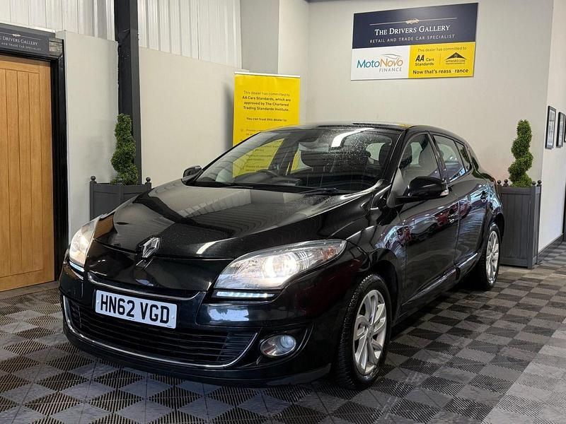 Used Renault Mégane III Dynamique 110 HP (80 kW) 2012 Black Hatchback