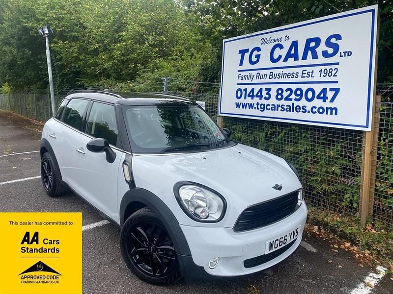 White Used 2016 Mini Cooper D Hatchback | £7,495 (Fair price) - Image 1/4