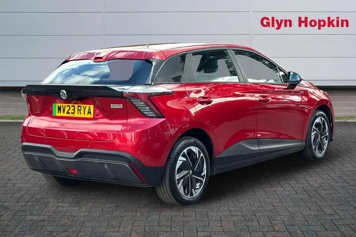 Used MG MG4 EV SE 150 kW (204 HP) 2023 Red Hatchback