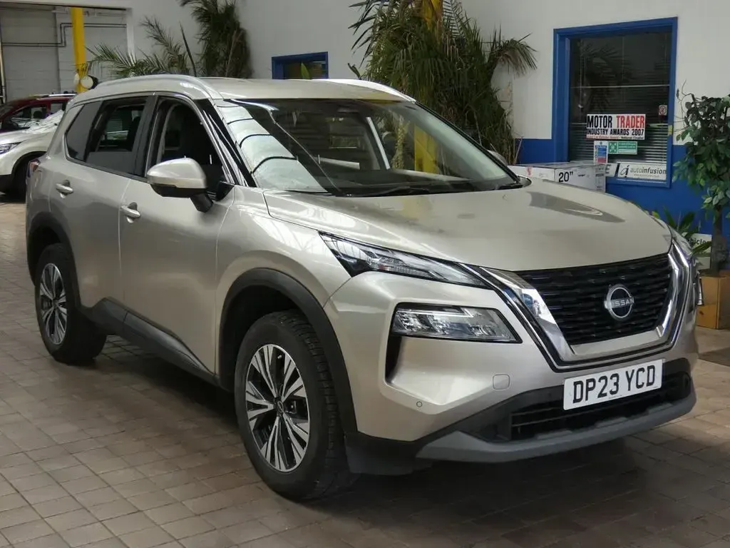 Used Nissan X-Trail N-Connecta 184 HP (135 kW) 2023 Silver SUV