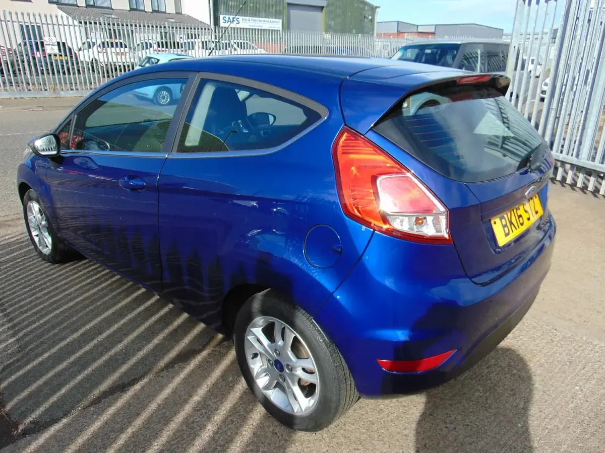 Used Ford Fiesta Zetec 82 HP (60 kW) 2016 Blue Hatchback