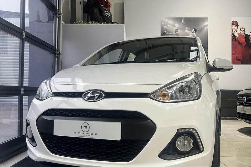 White Used 2014 Hyundai i10 Premium Hatchback | £4,250 (A bit pricey) - Image 1/1