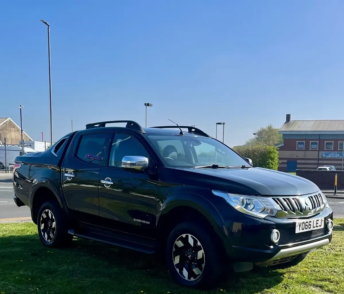 Used Mitsubishi L200 181 HP (133 kW) 2016 Black Pickup