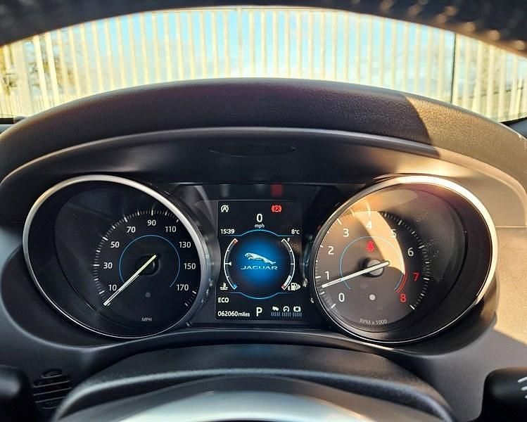 Used Jaguar XE R-Sport 200 HP (147 kW) 2018 White Sedan