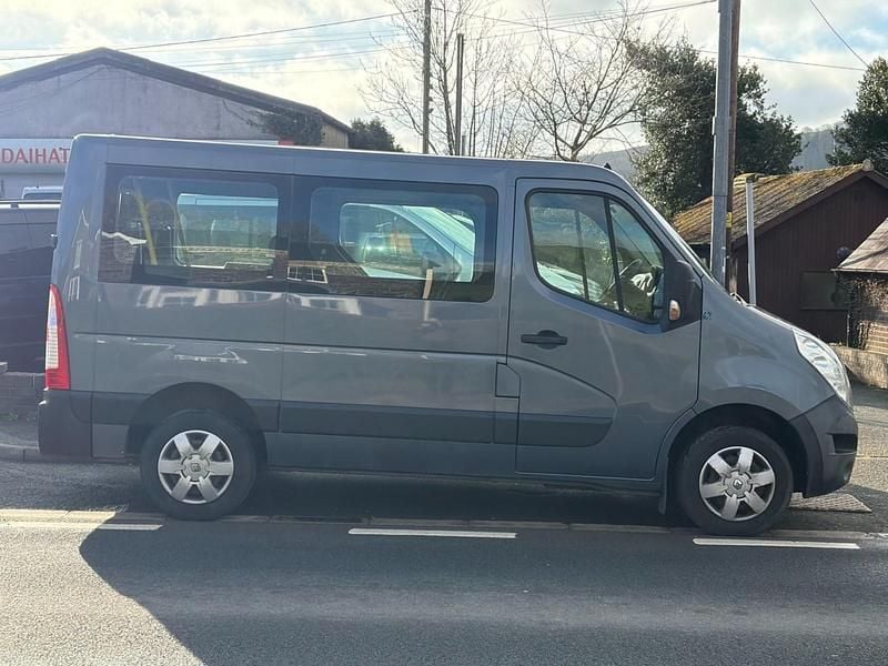 Blue Used 2017 Renault Master Business Van | £11,795 (Fair price) - Image 1/4