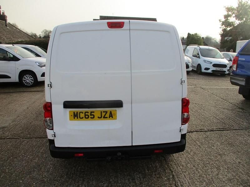 Used Nissan NV200 Acenta 2016 White MPV