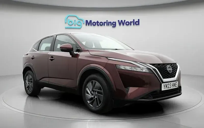 Used Nissan Qashqai Acenta Premium 140 HP (102 kW) 2023 Red SUV