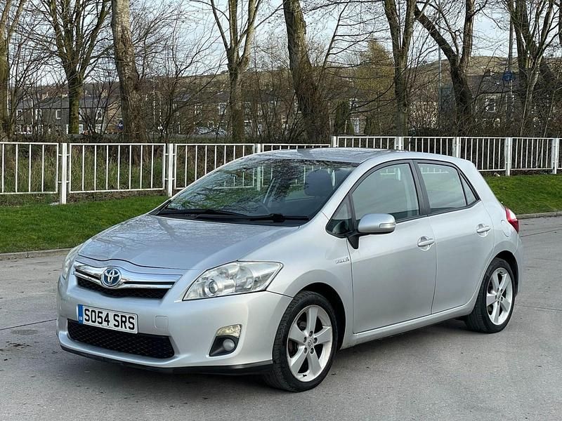 Used Toyota Auris Hybrid T4 2011 Silver Hatchback